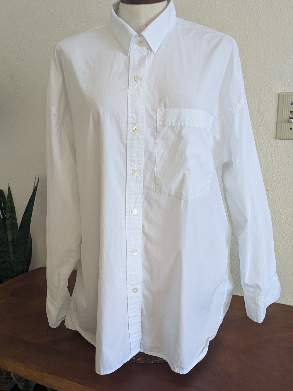 The Group by Babaton Aritzia Oversized White Button Down Shirt size 2 Large